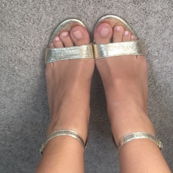 Hold heals. - Picture 2 of 3